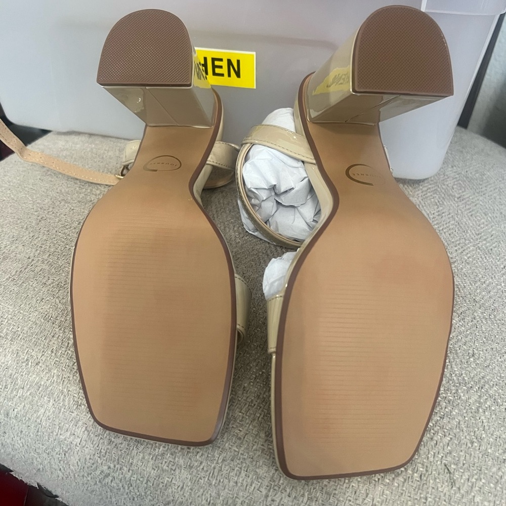 Journee Collection Beige Patent Block Heels - Picture 4 of 7